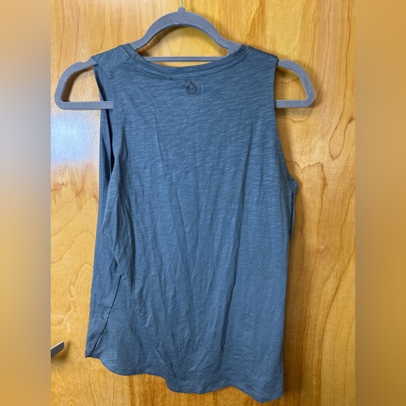 Mossy Oak Women's Gray Sleeveless Top - Picture 2 of 4